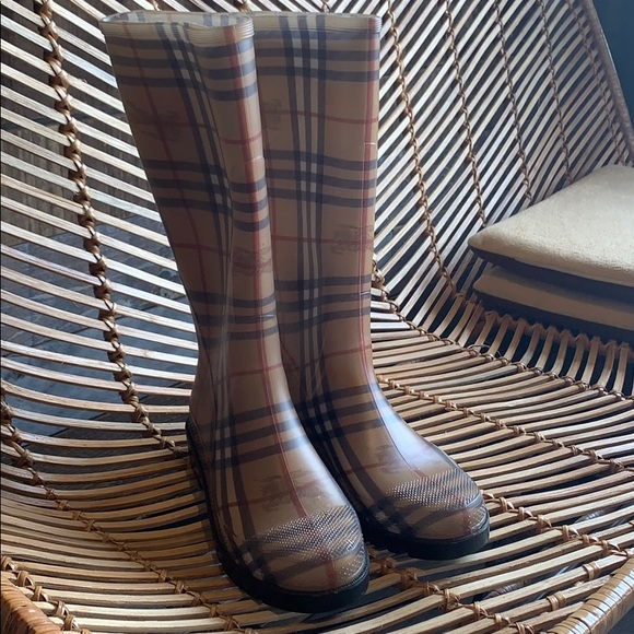 Burberry Rainboots - Picture 1 of 4